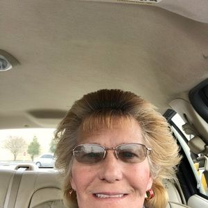 Meet your Posher, Caroline